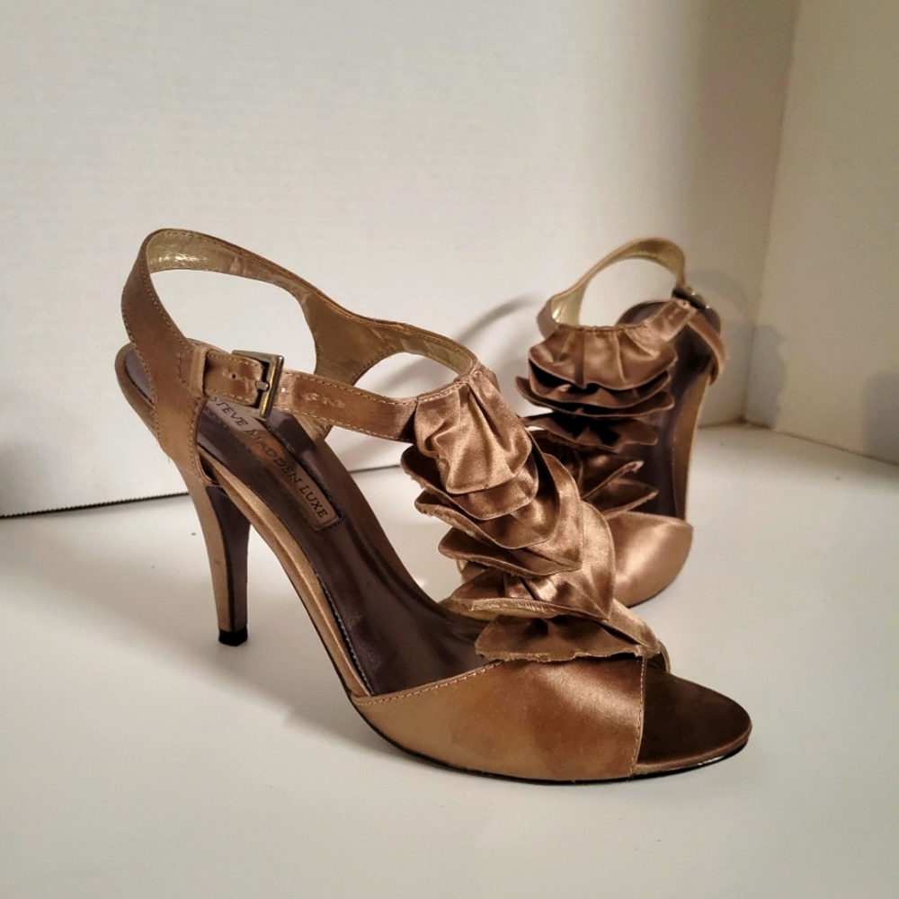 Steve Madden Champaign Satin Luxe size 9 women's shoes